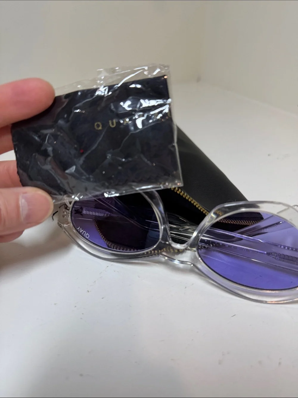 NWT Quay Australia sunglasses with zippered case.